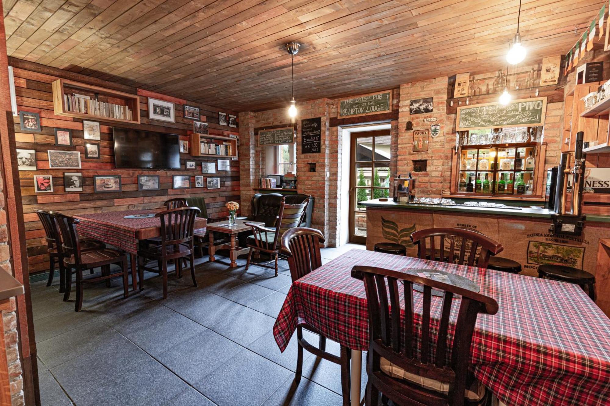Liptovský Mikuláš Liptov Lodge מראה חיצוני תמונה